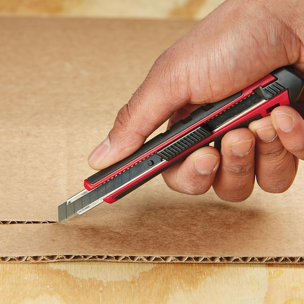 Milwaukee 48221960 9mm Snap Off Knife with Precision Cut Blade