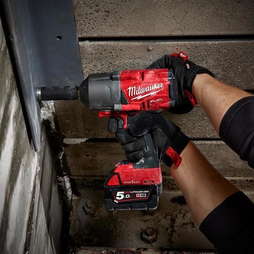 Milwaukee M18ONEFHIWF34-502C 18V 5.0Ah Li-Ion Cordless Fuel ONE-KEY 3/4" High Torque Impact Wrench Combo Kit – image 3
