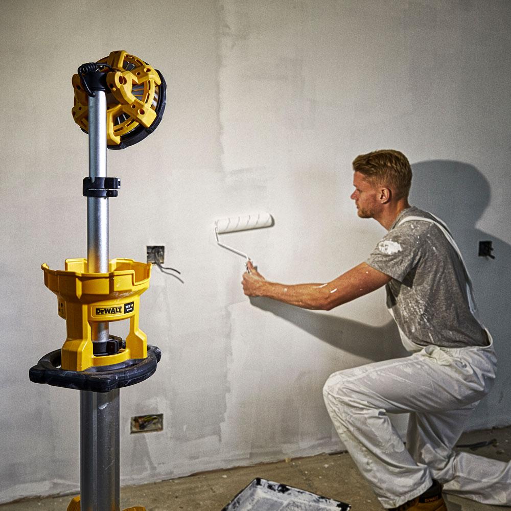 Dewalt discount fan tripod