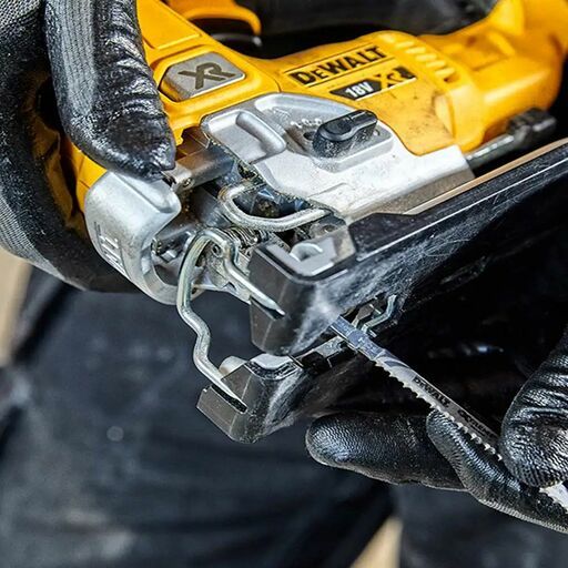 DeWalt DCZ1585P3-XE 18V XR 5.0Ah Li-ion Cordless Brushless 15pce Combo Kit – image 58