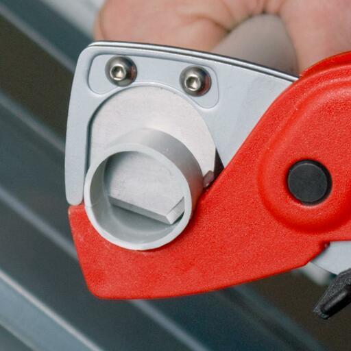 Knipex 9020185SB 185mm Hose and Tube Cutter – image 3