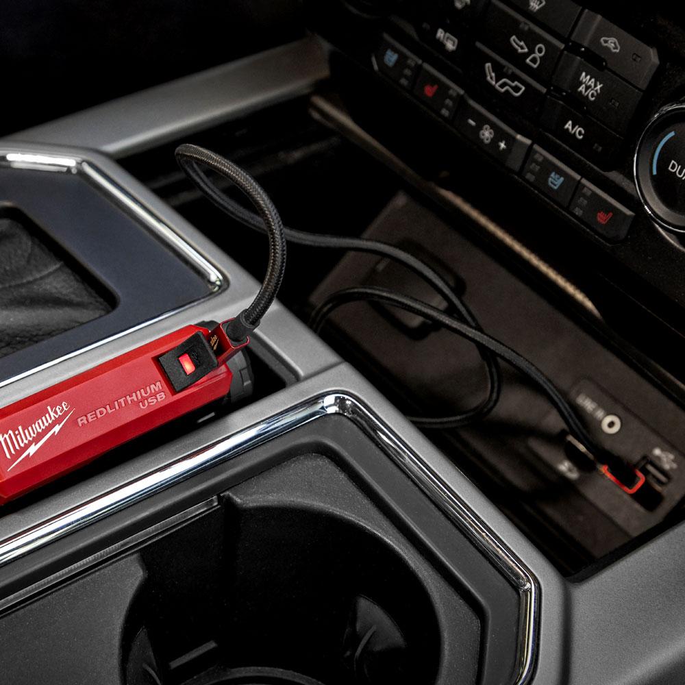 Milwaukee L4PPS201 REDLITHIUM USB Portable Power Source & Charger Set