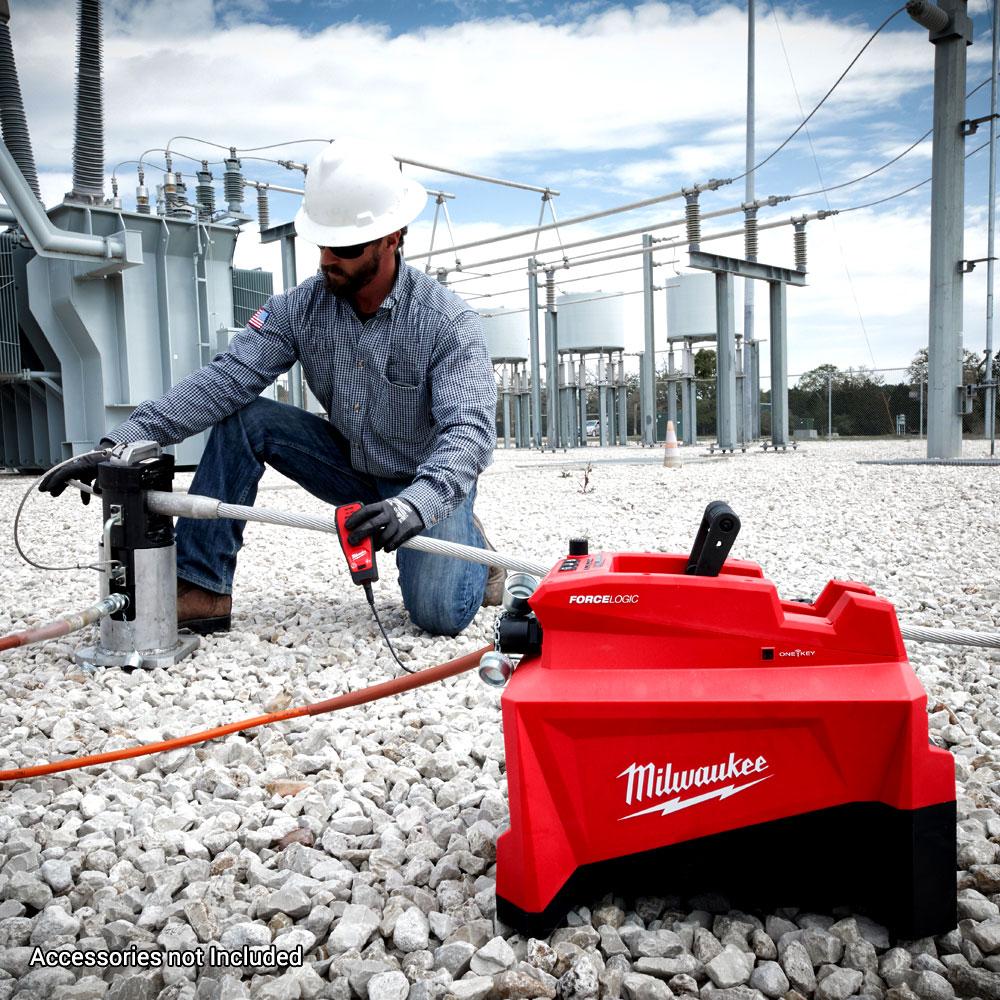 Milwaukee M18™ FORCE LOGIC™ 10,000psi Hydraulic Pump w/ Remote (Tool Only)  M18HUP700R-0