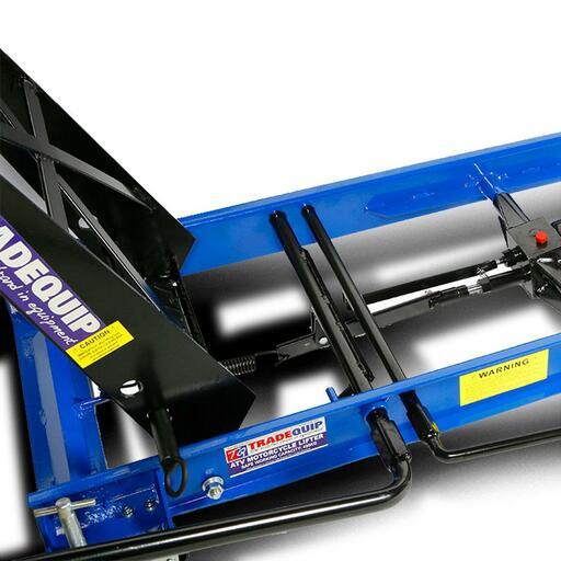 TradeQuip 2101T 450kg Motorcycle Lifter – image 3