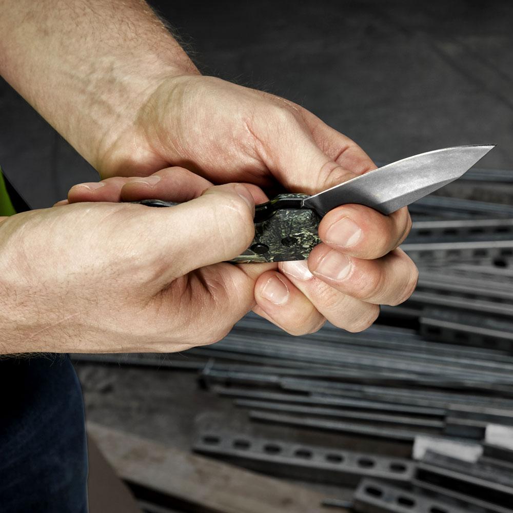 Milwaukee 48221524 FASTBACK Folding Camo Knife