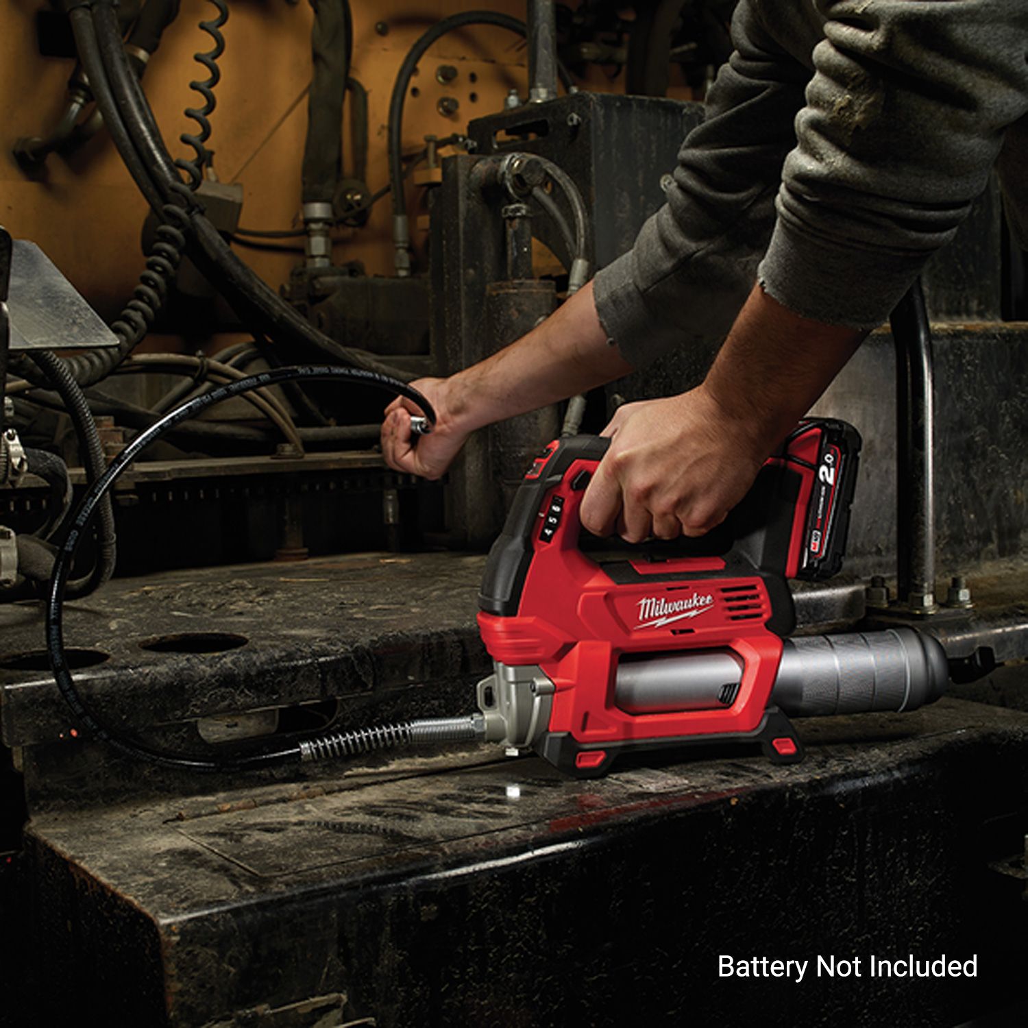 Milwaukee M18FPP2F2-502P 18V 5.0Ah Li-ion Cordless 2pce M18GG Grease Gun & 3/4" Impact Wrench M18ONEFHIWF34 Combo Kit – image 8