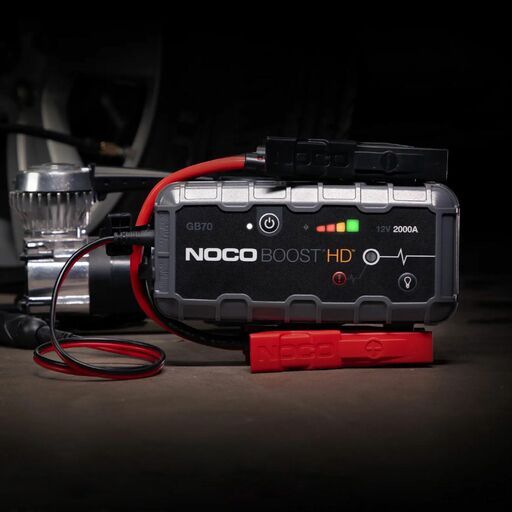 NOCO GB70 12V 2000A Boost Jump Starter – image 4