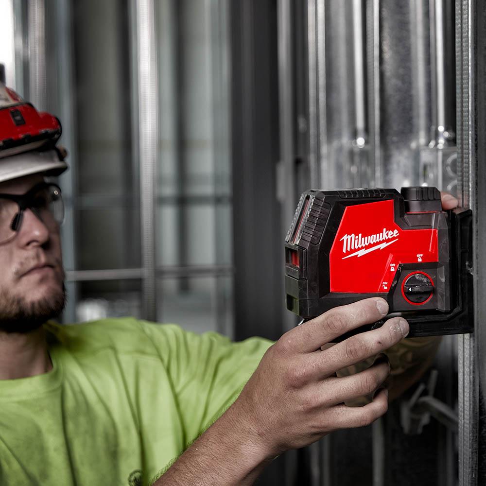 Milwaukee L4CPL-301C 3.0Ah REDLITHIUM USB Rechargeable 50m Green Beam Cross+ 2 Plumb Laser Kit – image 5