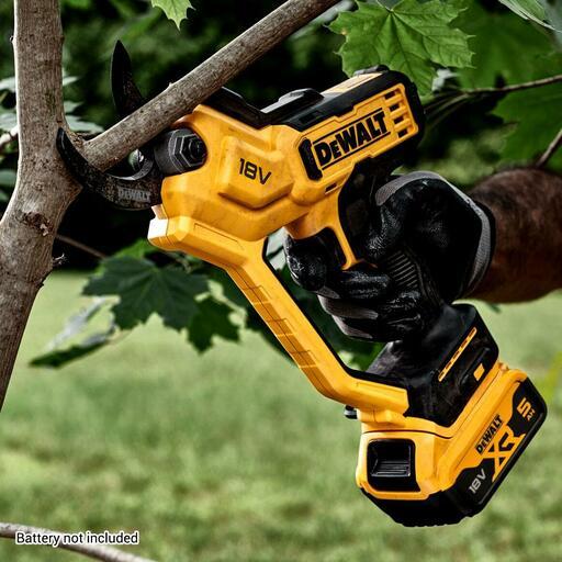 DeWalt DCMPP568P1-XE 18V XR Li-ion Cordless Power Pruner Shears Combo Kit – image 5