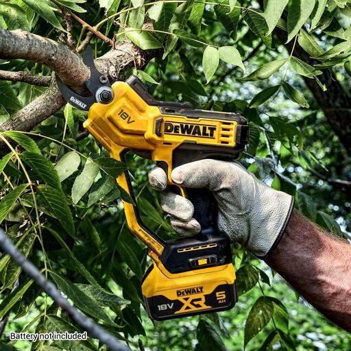 DeWalt DCMPP568P1-XE 18V XR Li-ion Cordless Power Pruner Shears Combo Kit – image 9