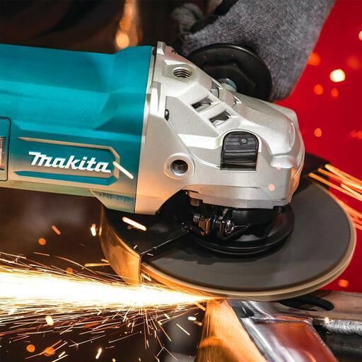 Makita GA7070X1 2400W 180mm (7”) Angle Grinder