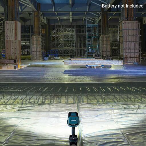 Makita ML007G 40V Max LED Long Distance Flashlight - Skin Only – image 4