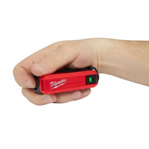 Milwaukee L4PPS301 REDLITHIUM USB Rechargeable Portable Power Source and Charger Kit – image 7