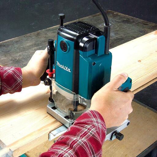 Makita RP2301FC05 2100W 12.7mm (1/2") Plunge Router – image 5