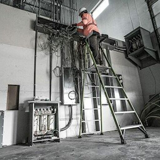Little Giant Ladder Systems 19306 1.83m (6')170kg Fiberglass Fortress 6 Step Platform Ladder with Gate – image 22