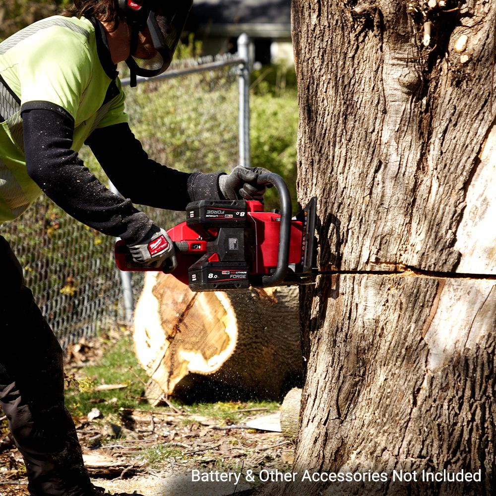 Milwaukee M18F2CHS20802F 18V 8.0Ah REDLITHIUM Cordless FORGE 508mm (20") Dual Battery Chainsaw Combo Kit – image 29