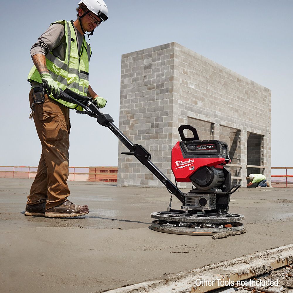 Milwaukee MXFWBTO60-0 MX FUEL™ 600mm (24") Walk-behind Edging Trowel - Skin Only – image 6