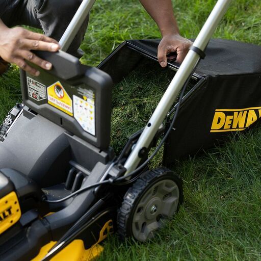 DeWalt ST-DCMWP134P2-XE 36V (18V x 2) Li-ion 5.0Ah Cordless Brushless 530mm (21") Push Mower Combo Kit – image 12