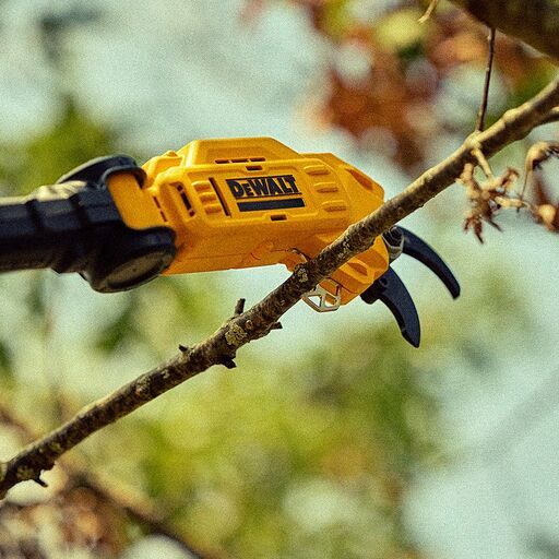 DeWalt DCMPP569N-XE 18V XR Li-ion Cordless 38mm Pole Pruner - Skin Only – image 11