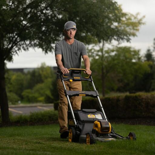 DeWalt DCMWP500X1-XE 54V XR 9.0Ah Li-ion Cordless Brushless 21" Push Mower Combo Kit – image 9