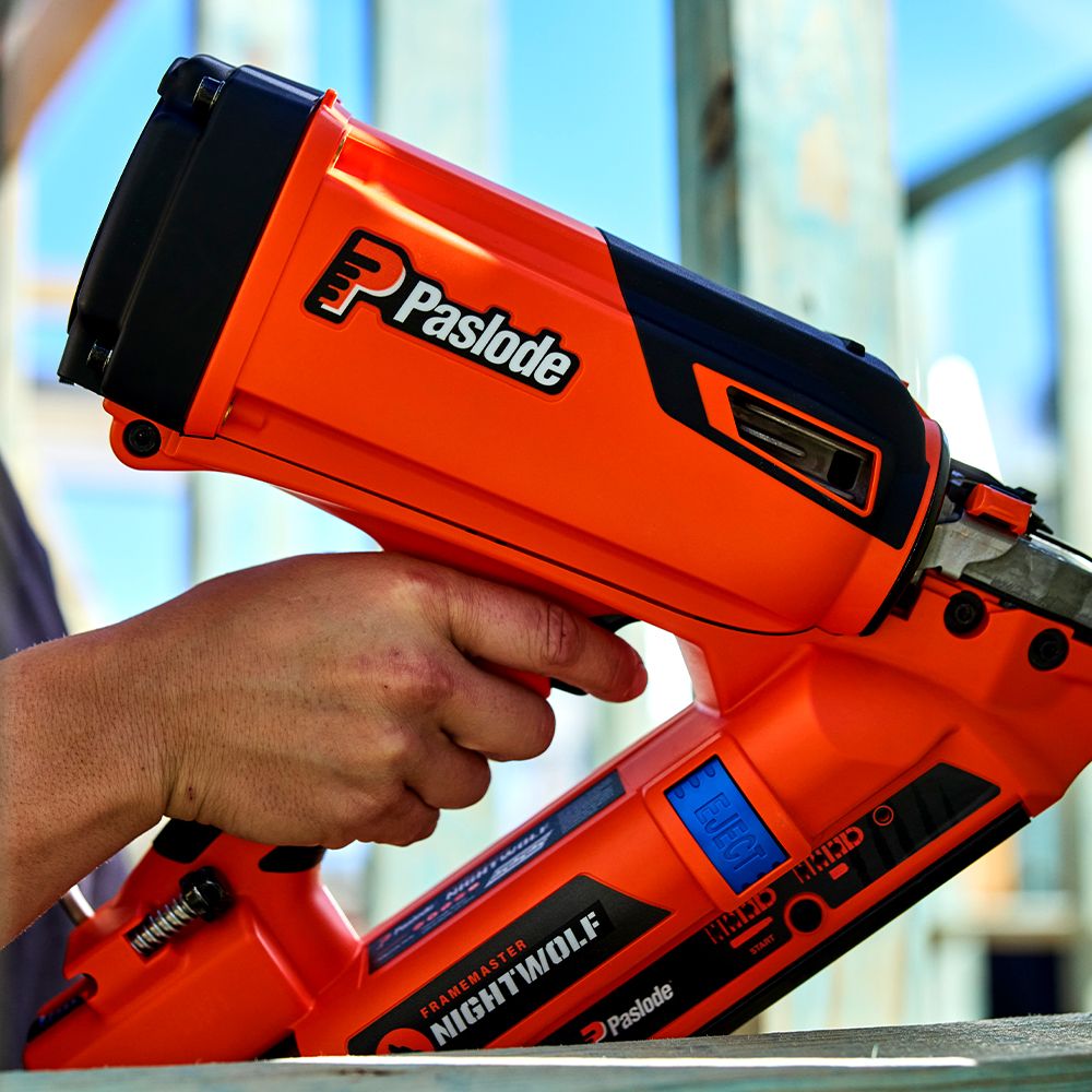 Paslode SNW0516 FrameMaster NightWolf Cordless Framing Nailer & TrimMaster Cordless 16Ga Angled Bradder Combo Kit – image 10