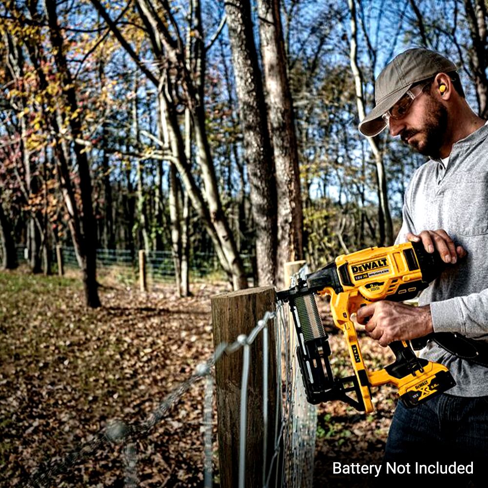 DeWalt DCFS950N-XE 18V XR Li-ion Cordless Brushless Fencing Stapler - Skin Only – image 10