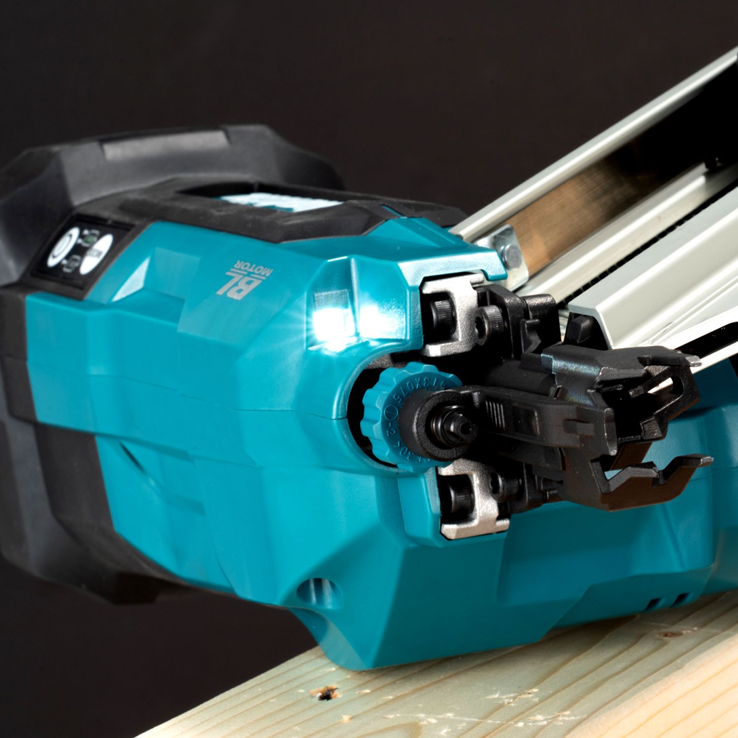 Makita BN001GZ 40V MAX XGT Li-ion Cordless Brushless 90mm Framing Nailer - Skin Only – image 3