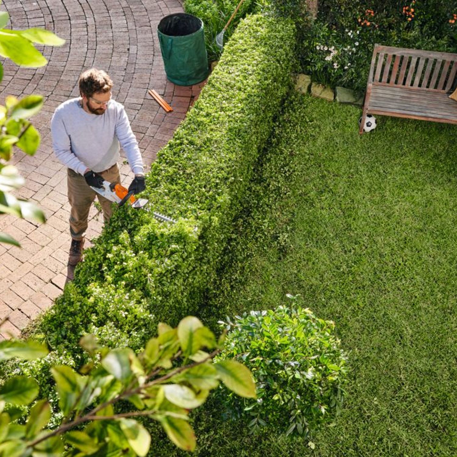STIHL HSA 30 KIT (HA080113513) 11V 2.1Ah Li-ion Cordless 450mm (18") AS System Hedge Trimmer Combo Kit – image 6
