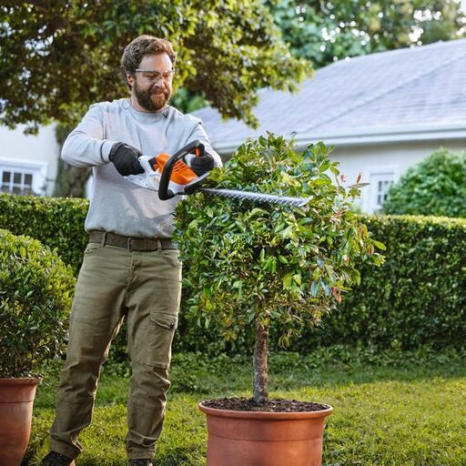 STIHL HSA 40 KIT (HA080113533) 11V 2.1Ah Li-ion Cordless AS System Hedge Trimmer Combo Kit – image 5