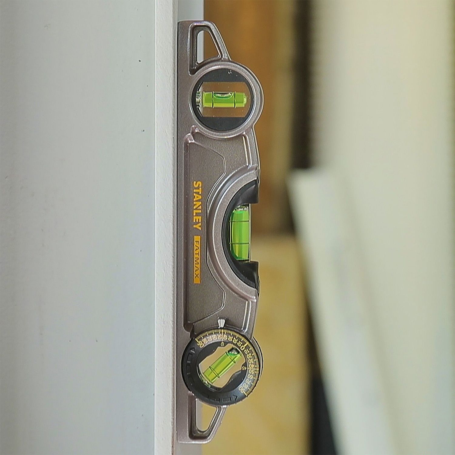 Stanley 0-43-609 245mm FatMax Extreme Magnetic Torpedo Level – image 4