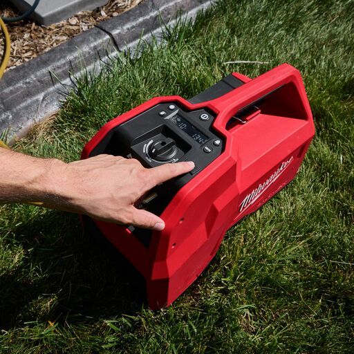 Milwaukee M18BLRP0 18V Li-ion Cordless HVAC Recovery Pump - Skin Only – image 9
