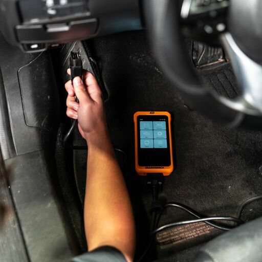 GEARWRENCH GWSMART05AU 5" Handheld Bidirectional Diagnostic Tool – image 3