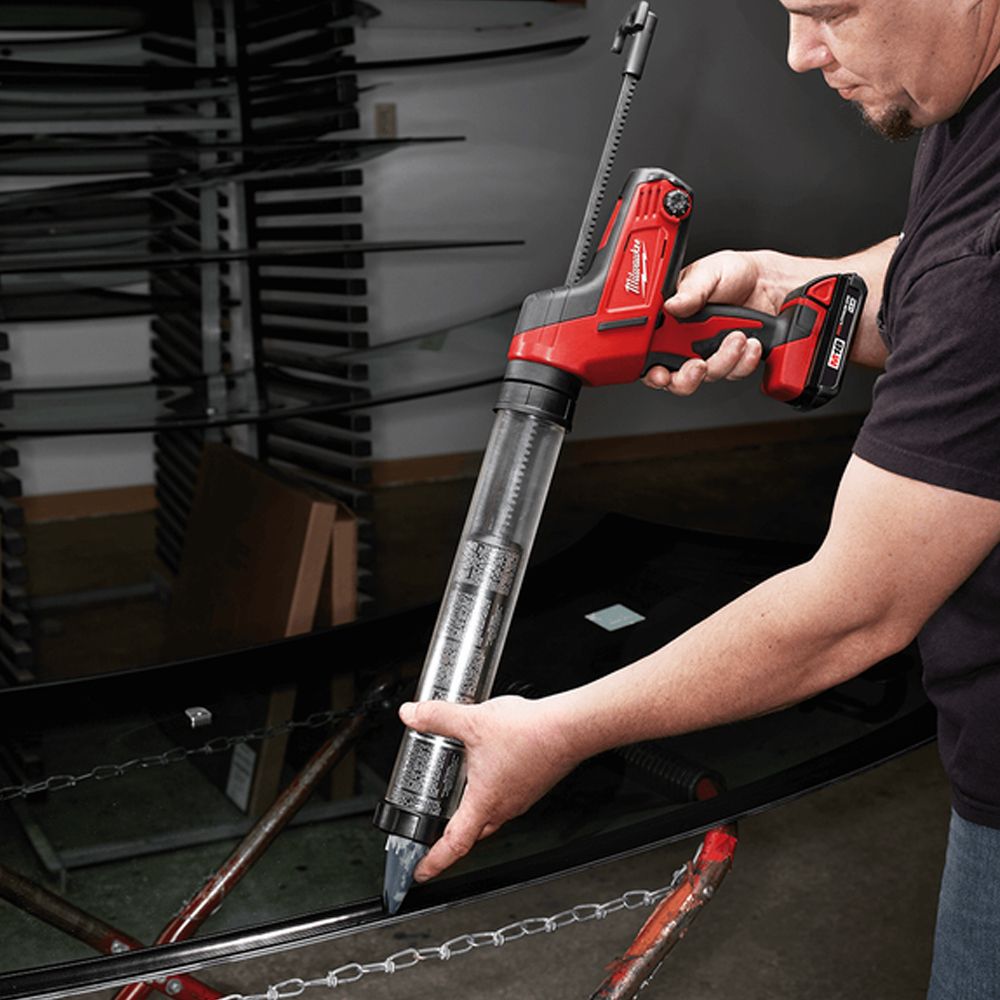 Milwaukee C18PCG600A-201B 18V 2.0Ah Li-Ion Cordless 600ml Caulking Gun Combo Kit – image 4