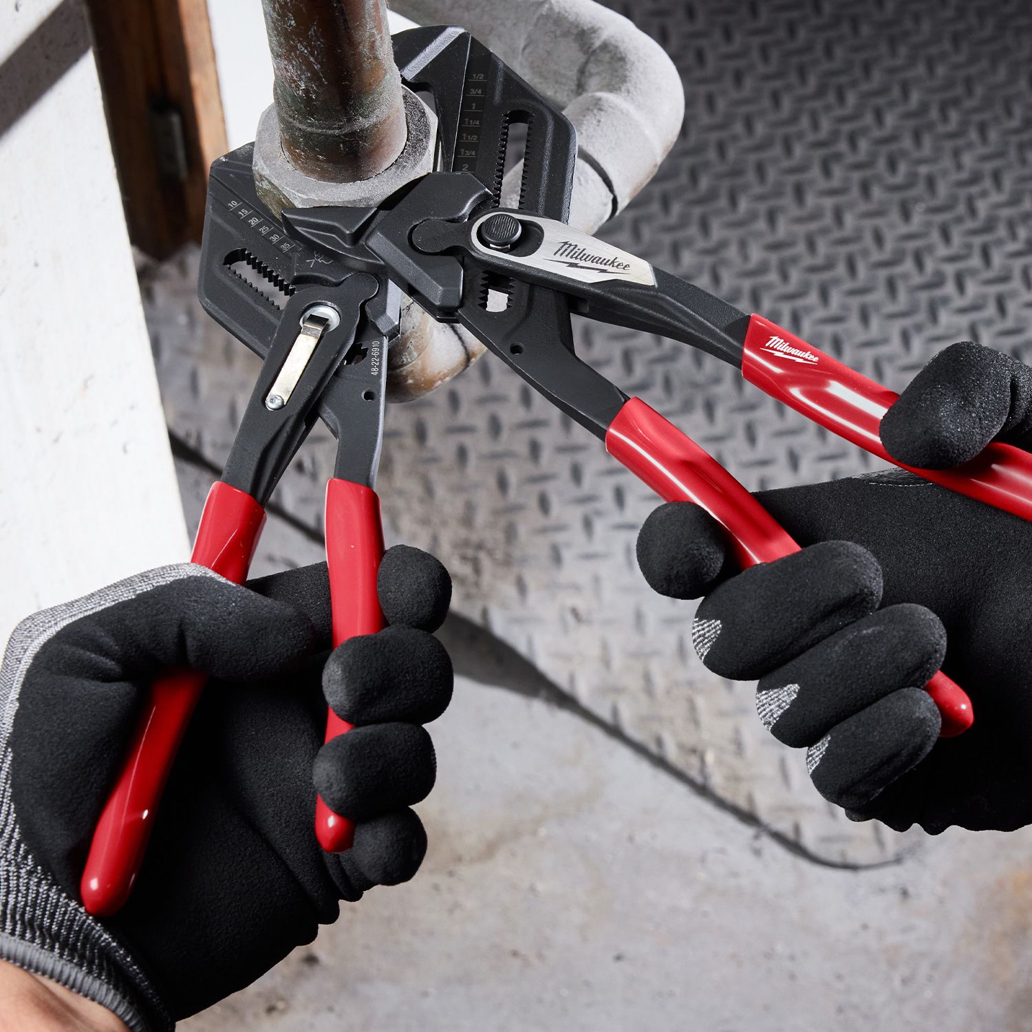 Milwaukee 4932501152 2pce 180mm & 250mm Smooth Jaw Plier Wrench Set – image 8