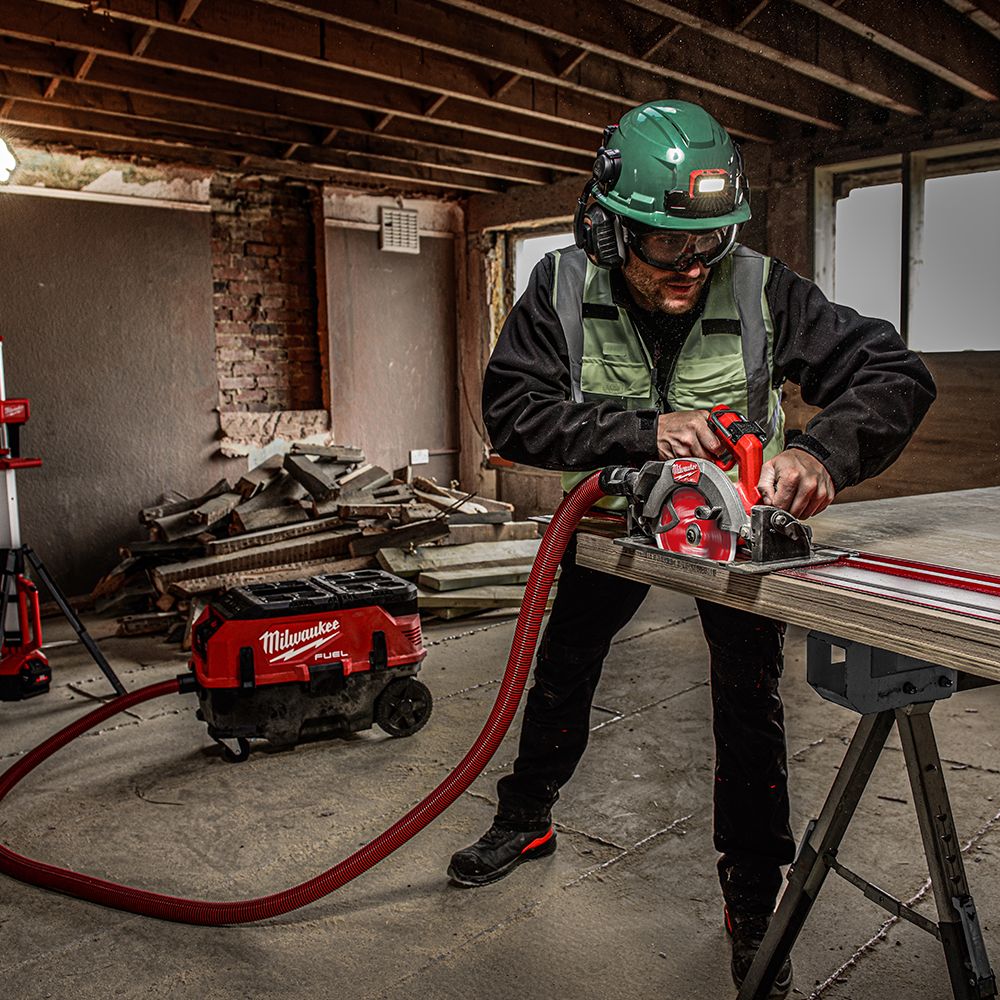 Milwaukee M18ONEFCS66G30 18V Li-ion FUEL ONE-KEY Cordless Brushless 184mm Circular Saw with VACLINK - Skin Only – image 4