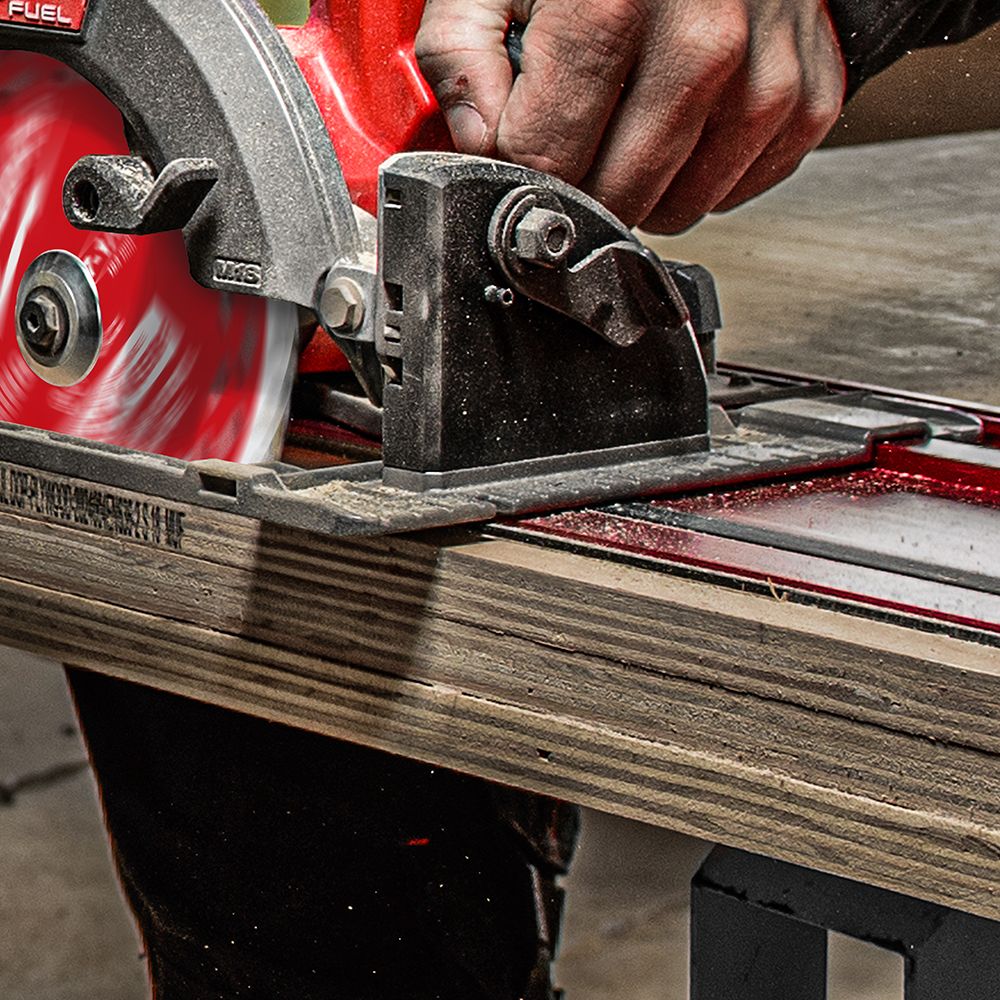Milwaukee M18ONEFCS66G30 18V Li-ion FUEL ONE-KEY Cordless Brushless 184mm Circular Saw with VACLINK - Skin Only – image 3