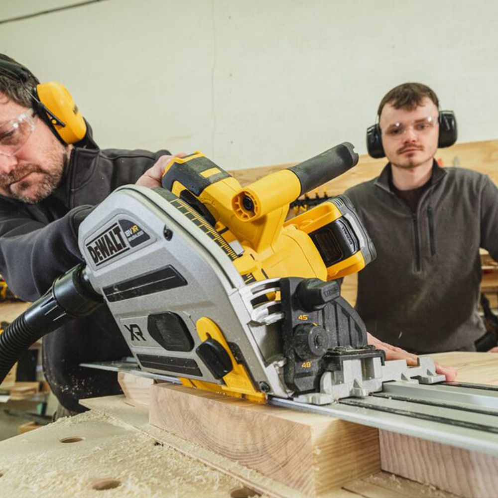 DeWalt DCS525H2T-XE 18V 5.0Ah Li-ion XR Cordless Brushless 165mm Plunge Saw Combo Kit – image 13