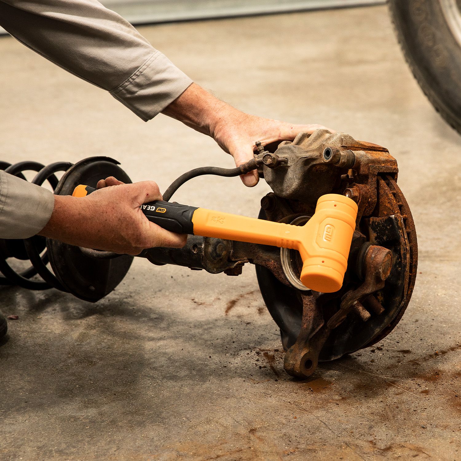 GEARWRENCH GWHDB32 32oz Dead Blow Hammer – image 6