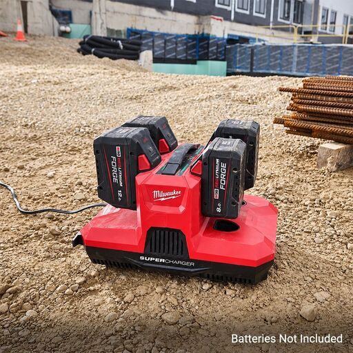 Milwaukee M12-18MBPSC4 12V / 18V Multi-Bay PACKOUT™ Simultaneous Super Charger – image 7