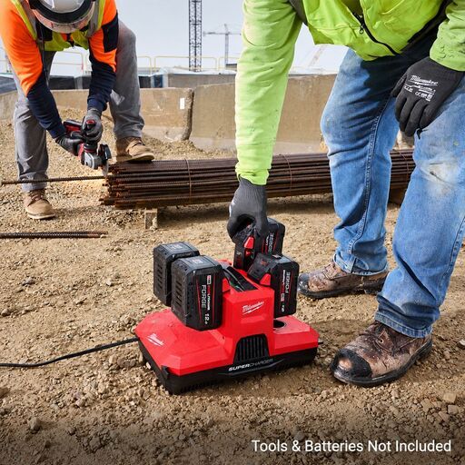 Milwaukee M12-18MBPSC4 12V / 18V Multi-Bay PACKOUT™ Simultaneous Super Charger – image 5
