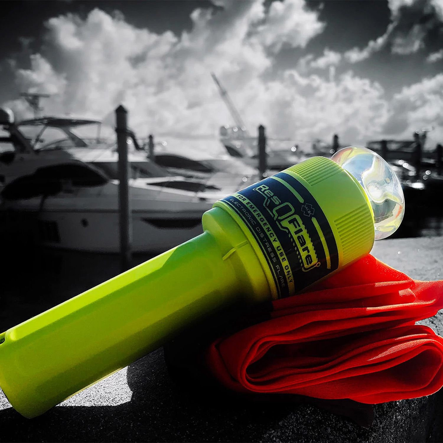 ACR 3330344 (ACR3966) ResQFlare Electronic LED Emergency Boat Flare – image 5
