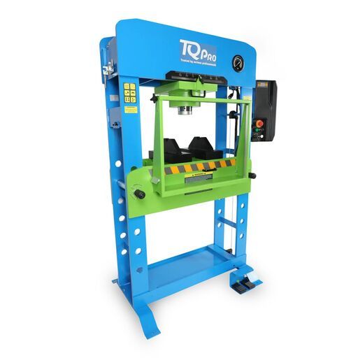 TQ Pro EPROP100TE 100,000kg  Electric Hydraulic Press – image 3