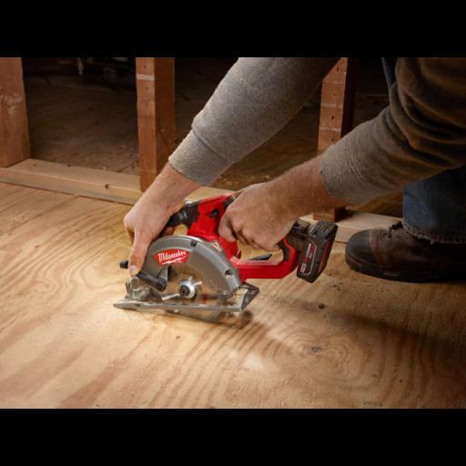 Milwaukee M12CCS44-0 12V Li-ion Fuel Cordless 140mm (5-1/2") Circular Saw - Skin Only – image 3