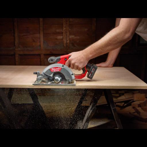 Milwaukee M12CCS44-0 12V Li-ion Fuel Cordless 140mm (5-1/2") Circular Saw - Skin Only – image 2