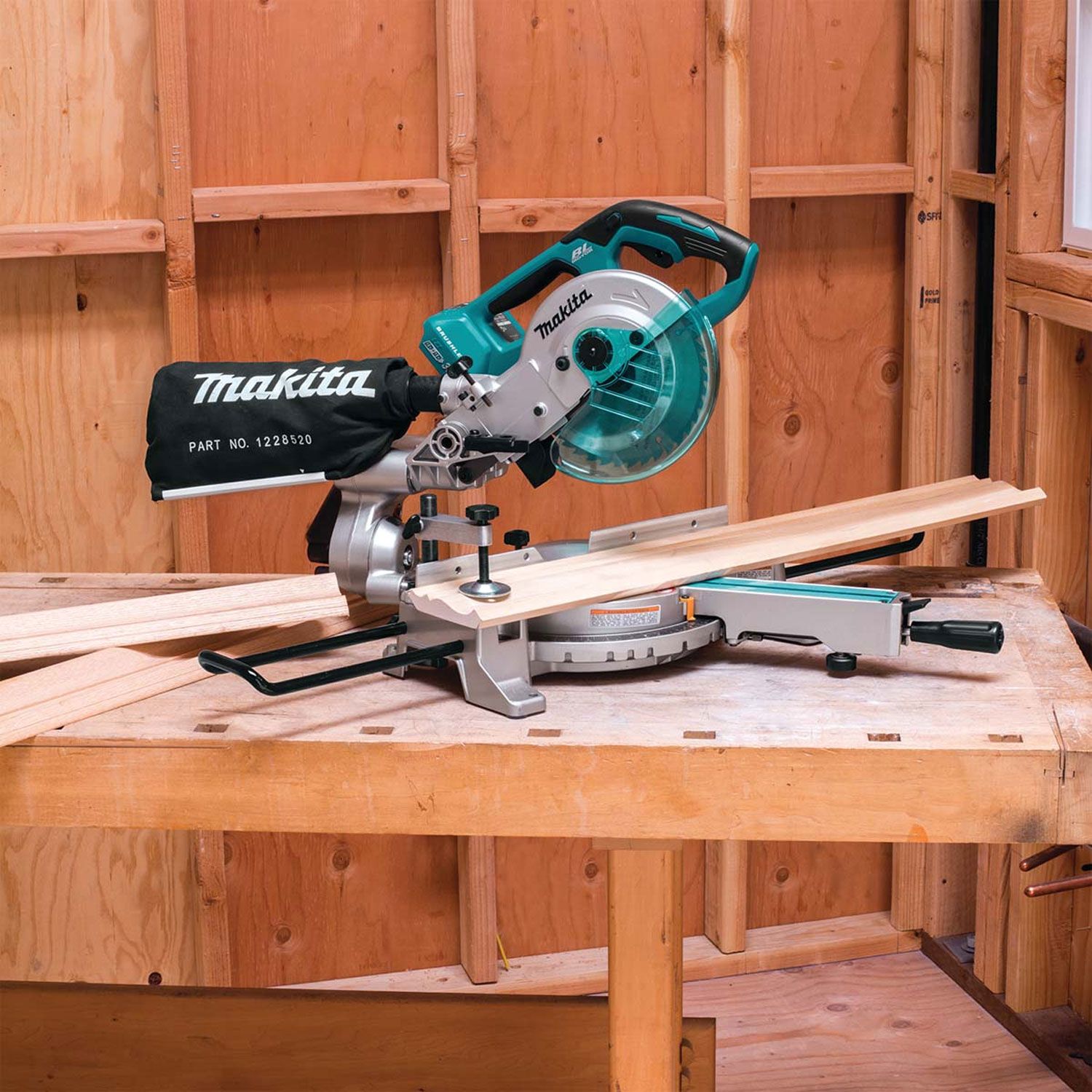 Makita DLS714Z 36V (18V x 2) Li-ion Cordless Brushless 190mm (7-1/2") Compound Mitre Saw - Skin Only – image 9